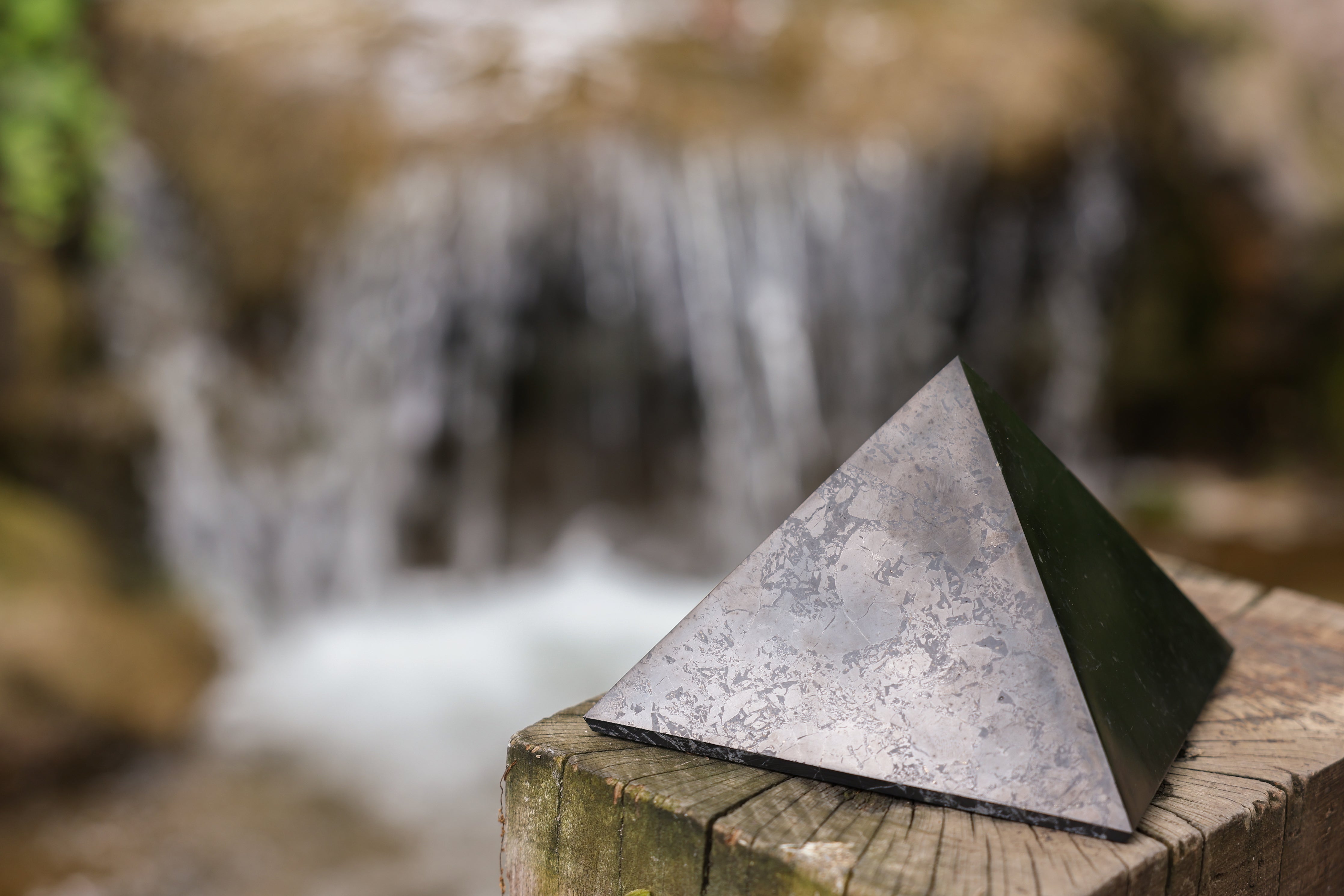 Polished Shungite Pyramid